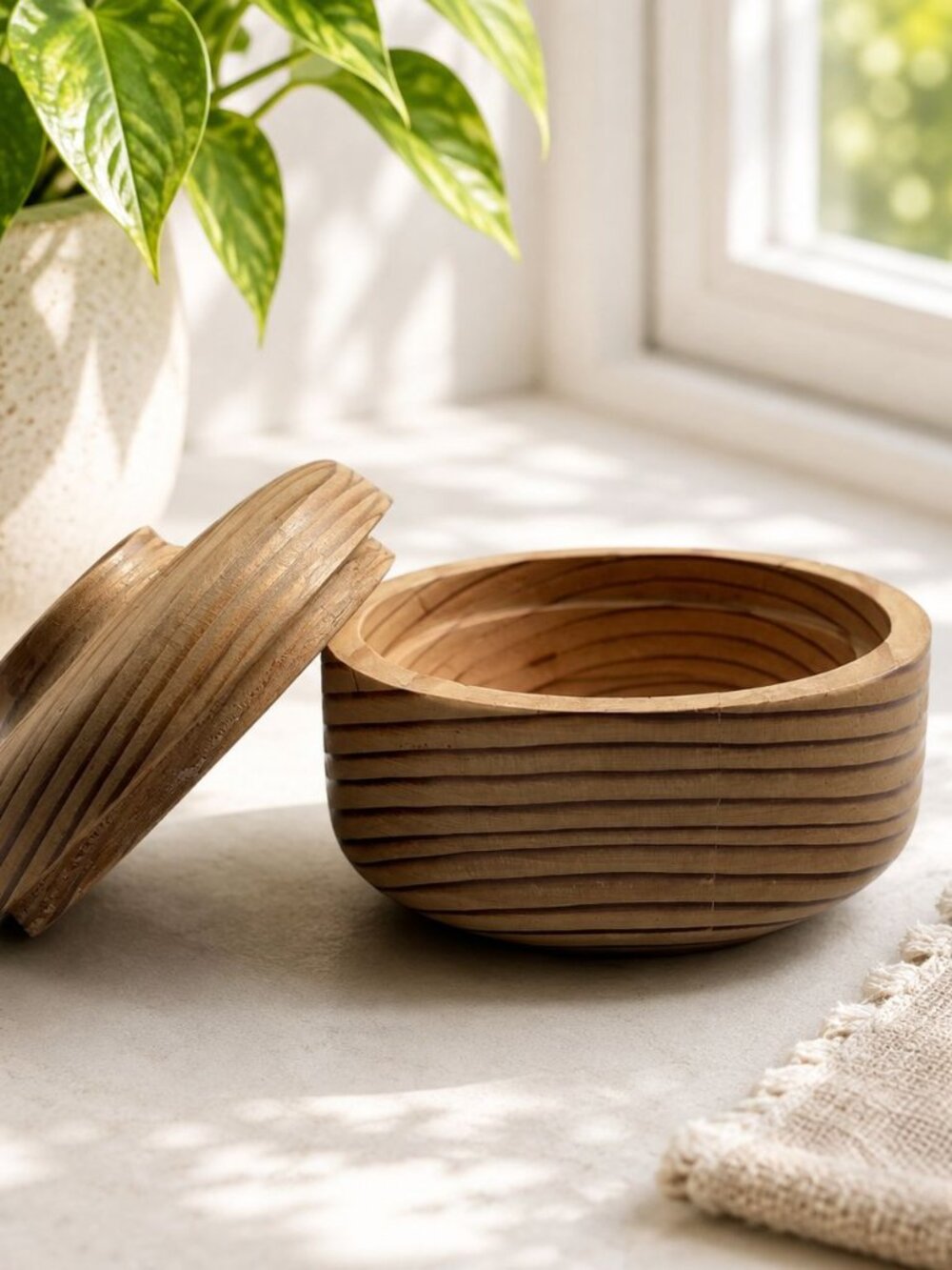 Vintage Hand-Turned Wooden Lidded Dish With Woodgrain Pattern Apothecary Trinket